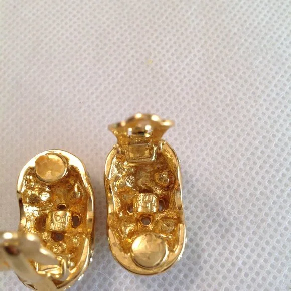 Vintage Joan Rivers Pave Rhinestone Gold Tone Clip On Earrings - Picture 5 of 6